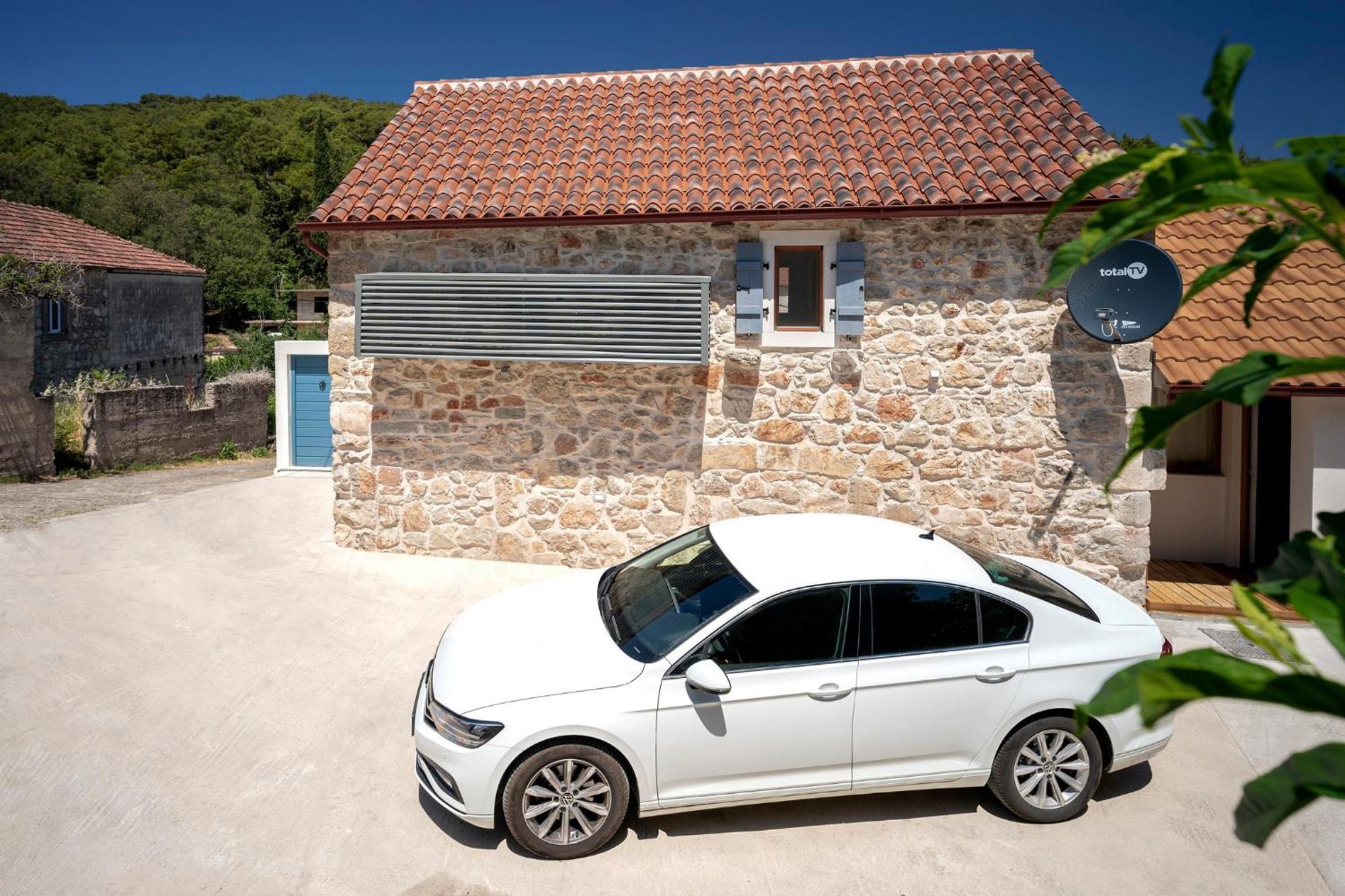 Rustic Island Hvar Vrbanj
