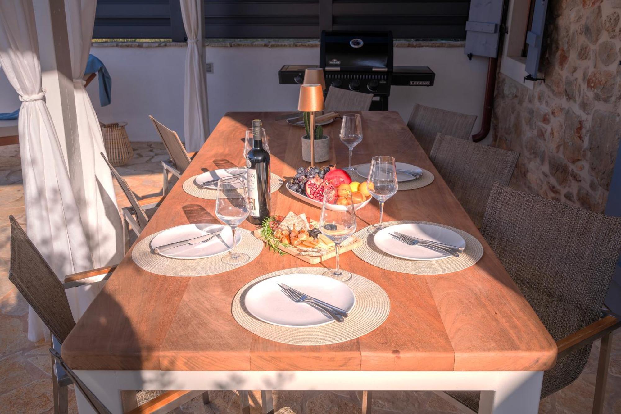 Rustic Island Hvar Vrbanj